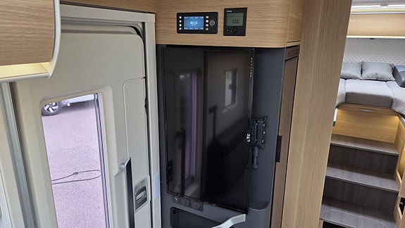 Adria Coral 670DL 10 of 21