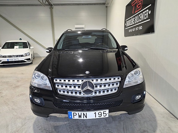 Mercedes-Benz ML420 14 of 22