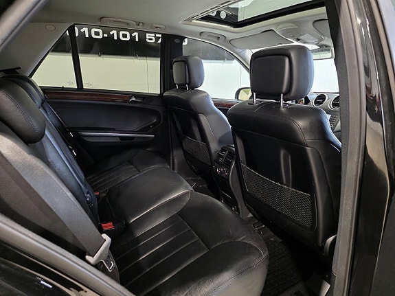 Mercedes-Benz ML420 16 of 22