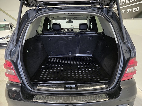 Mercedes-Benz ML420 10 of 22