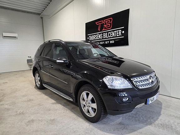 Mercedes-Benz ML420 13 of 22