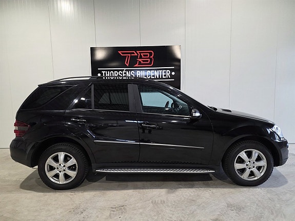 Mercedes-Benz ML420 12 of 22