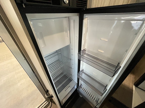 Sun Living A 75 SL Automat / 5-bältad / Solcell / 5 bäddar / 4998kr/månad 13 of 16