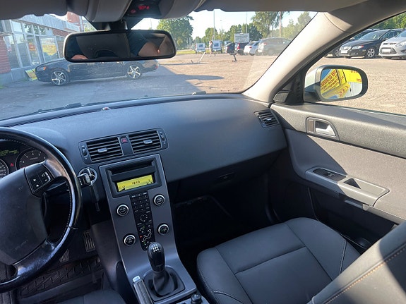 Volvo V50 6 of 19