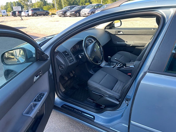Volvo V50 8 of 19