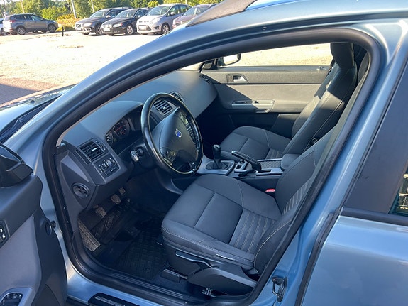 Volvo V50 5 of 19