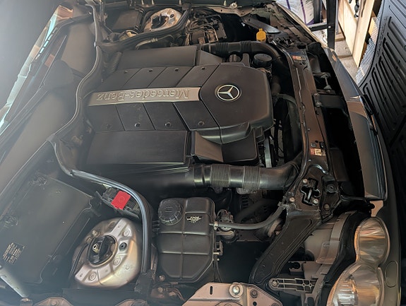 Mercedes-Benz CLK500 12 of 16