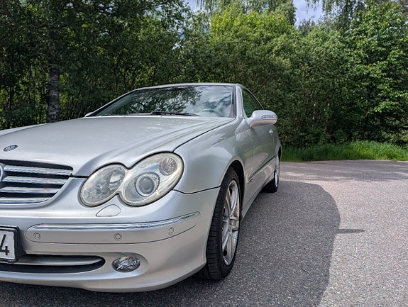 Mercedes-Benz CLK500 2 of 16