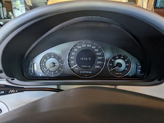 Mercedes-Benz CLK500 9 of 16