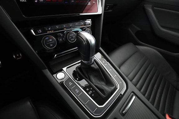 Volkswagen Passat Alltrack 24 of 30
