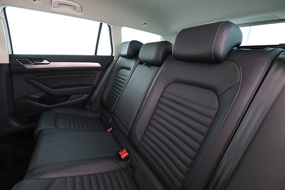 Volkswagen Passat Alltrack 15 of 30