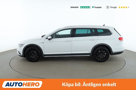 Volkswagen Passat Alltrack 2 of 30