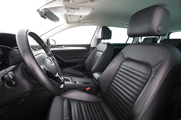 Volkswagen Passat Alltrack 11 of 30