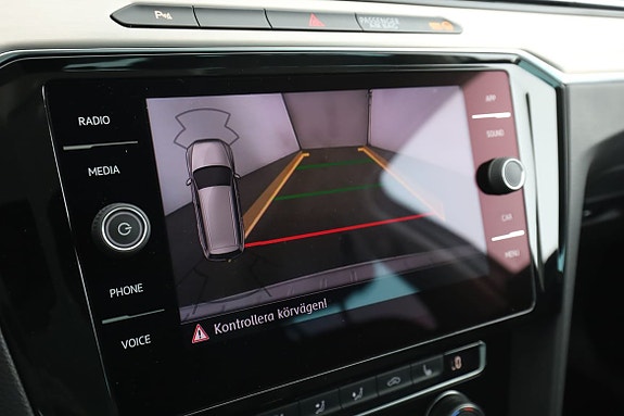 Volkswagen Passat Alltrack 22 of 30