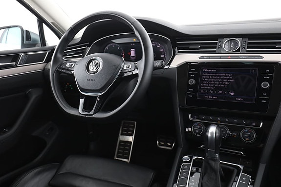 Volkswagen Passat Alltrack 14 of 30