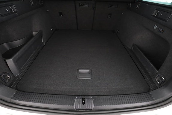 Volkswagen Passat Alltrack 18 of 30