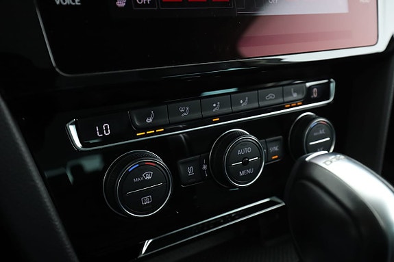 Volkswagen Passat Alltrack 26 of 30