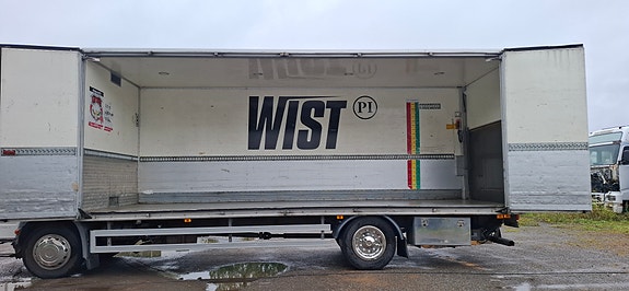 Volvo Fl6 3 of 7