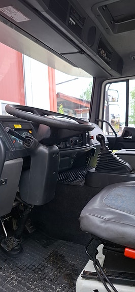 Volvo Fl6 5 of 7