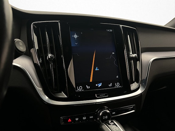 Volvo V60 Cross Country 17 of 30
