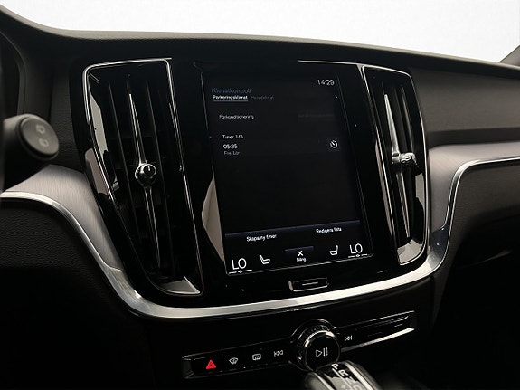 Volvo V60 Cross Country 19 of 30