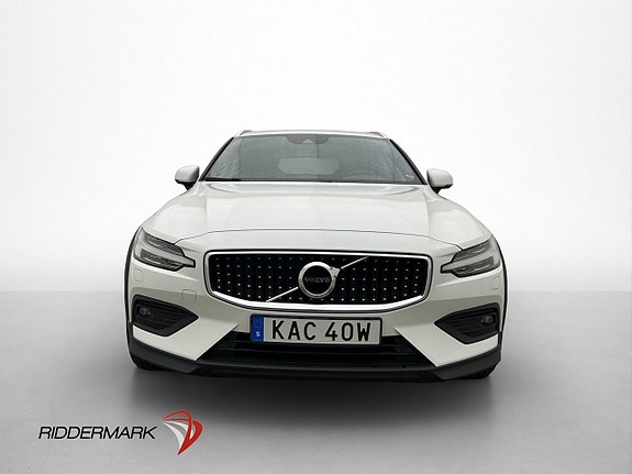 Volvo V60 Cross Country 2 of 30