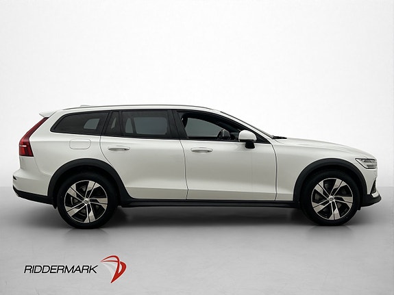Volvo V60 Cross Country 9 of 30
