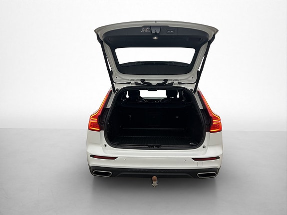 Volvo V60 Cross Country 10 of 30