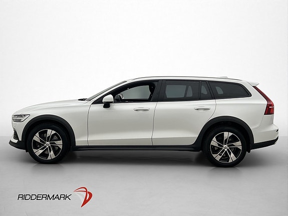 Volvo V60 Cross Country 4 of 30