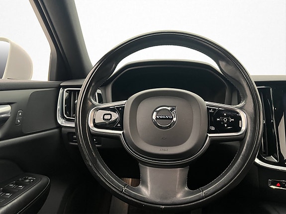 Volvo V60 Cross Country 25 of 30