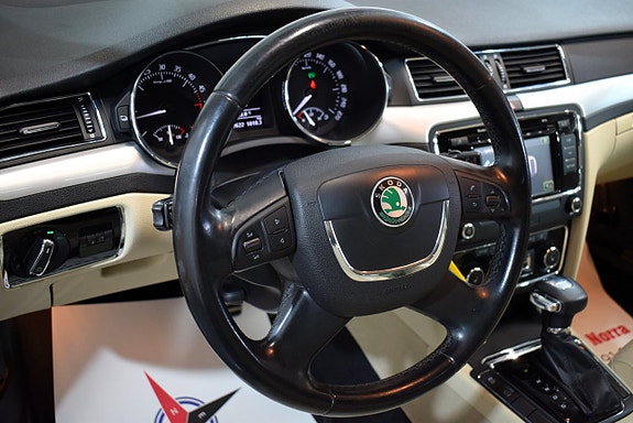Skoda Superb 8 of 21