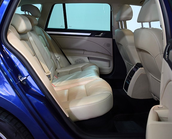 Skoda Superb 14 of 21