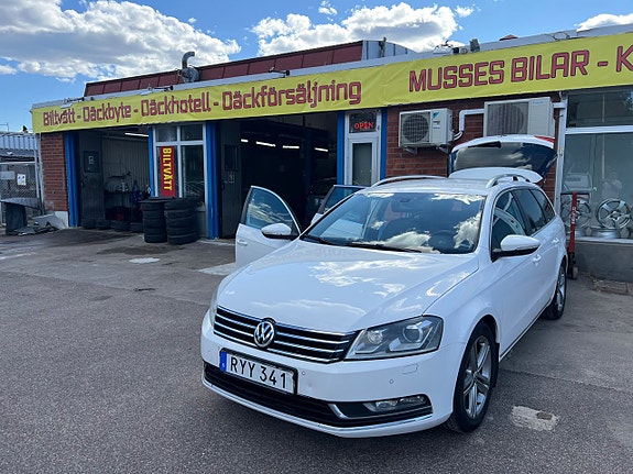 Volkswagen Passat 2 of 28