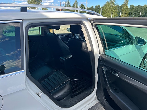 Volkswagen Passat 7 of 28