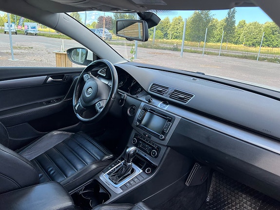 Volkswagen Passat 11 of 28