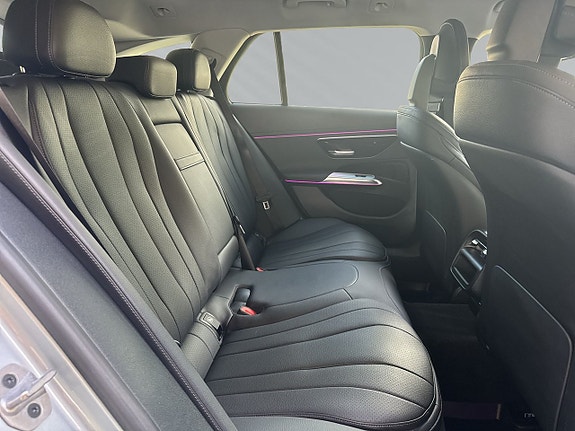 Mercedes-Benz E300 de 17 of 30
