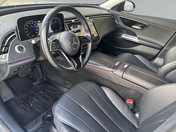 Mercedes-Benz E300 de 11 of 30
