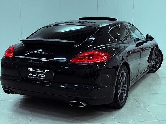 Porsche Panamera 4 16 of 18