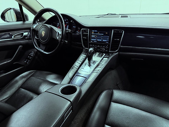 Porsche Panamera 4 11 of 18