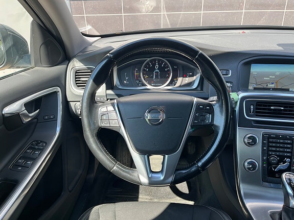 Volvo V60 14 of 27