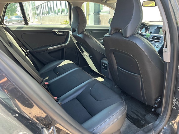 Volvo V60 26 of 27