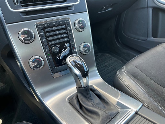 Volvo V60 18 of 27