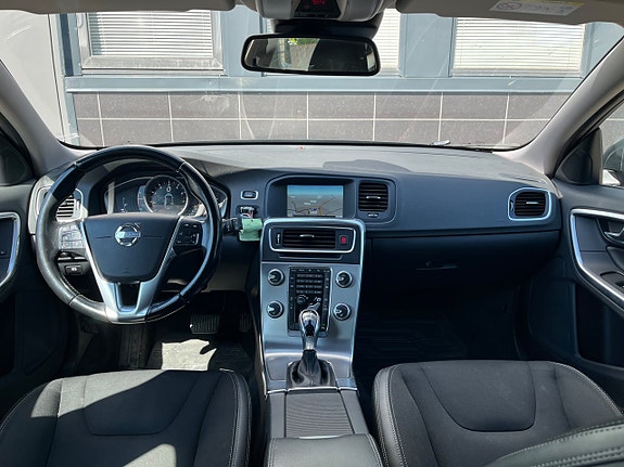Volvo V60 12 of 27