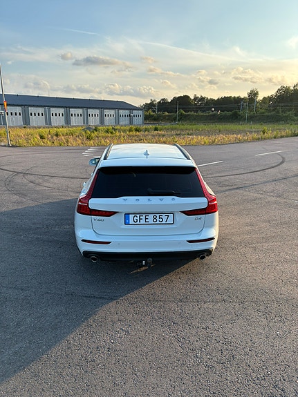 Volvo V60 7 of 11
