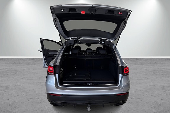 Mercedes-Benz GLC300 e 14 of 14