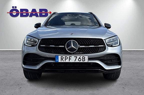 Mercedes-Benz GLC300 e 2 of 14