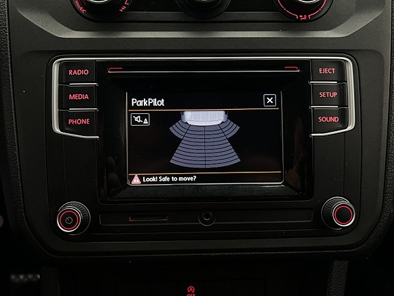 Volkswagen Caddy Maxi 22 of 29