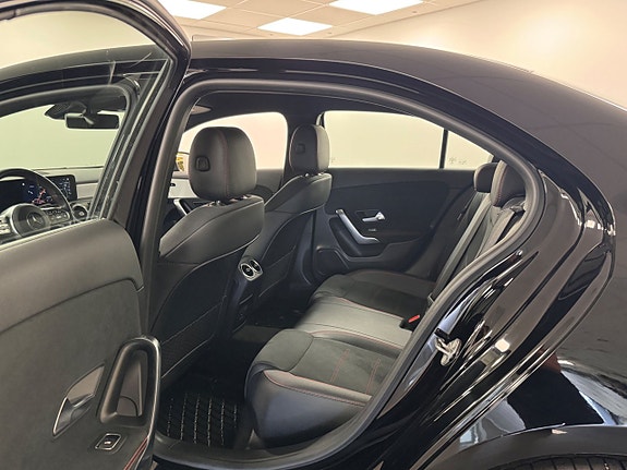 Mercedes-Benz A250 e 10 of 15