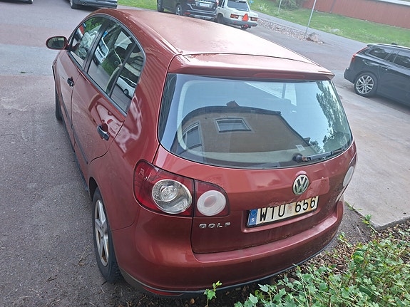 Volkswagen Golf Plus 2 of 4