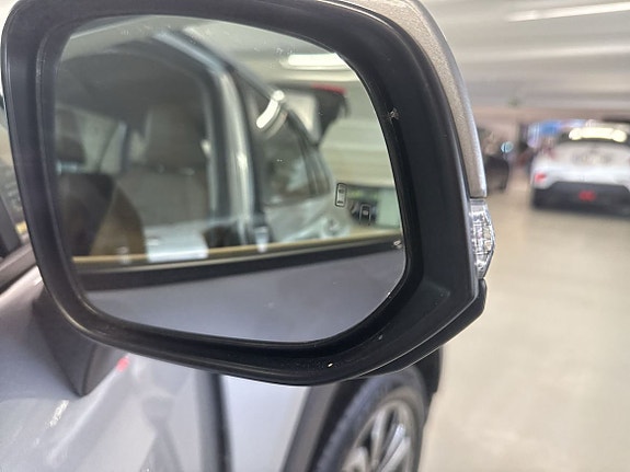 Toyota RAV4 12 of 17